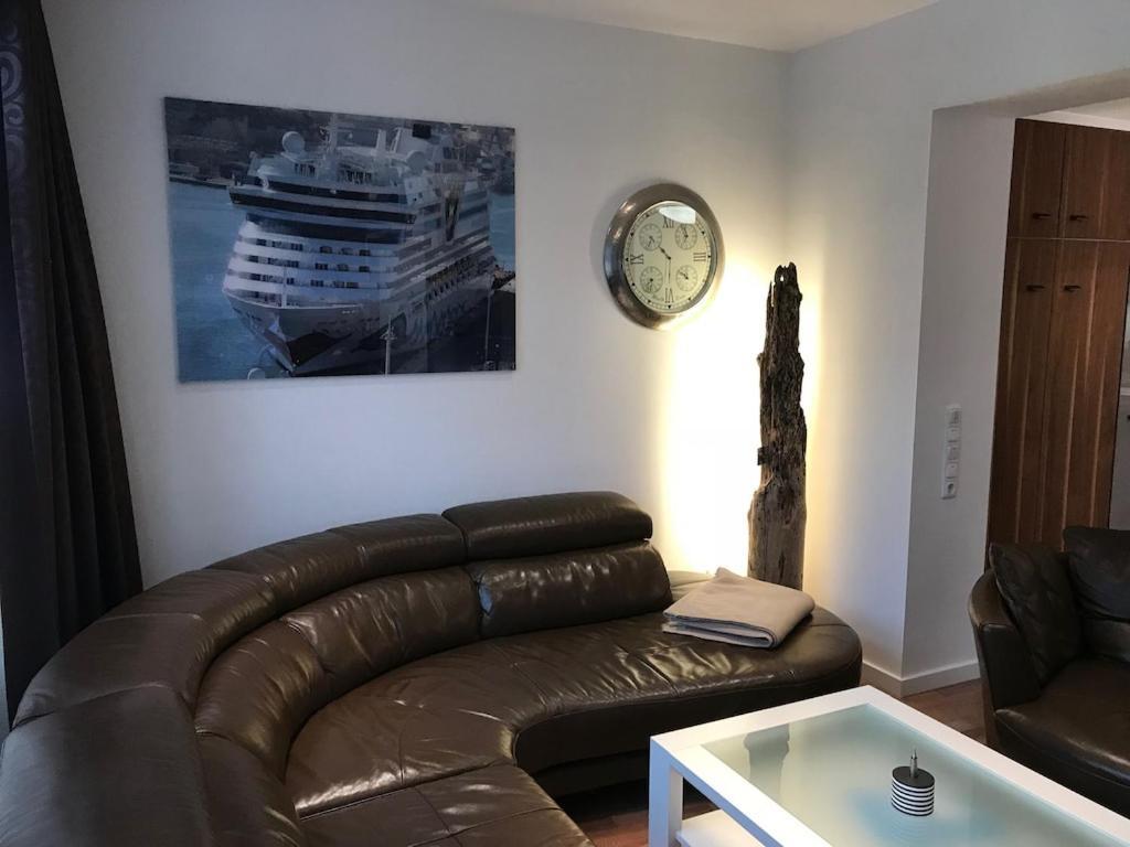 Beachside Haven: Exclusive Warnemünde Apartment with Sauna Rostock Exterior photo